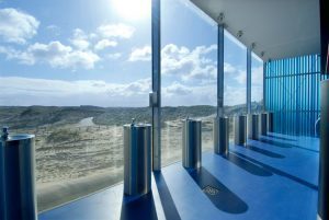 Bathroom with a Dutch dune view at Parnassia in Bloemendaal aan zee